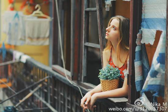 �ɶ���У�ڿ�����Ů��ѧ��:16���ϴ�ѧ ��6������