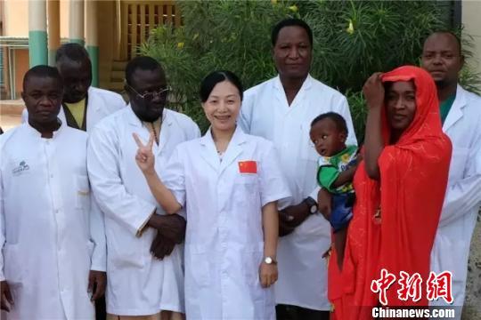 广西柳州女医师赴非洲援助两年救治五千余人