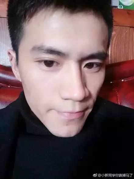 老师神似彭于晏:网络爆红 微博阅读超1.1亿