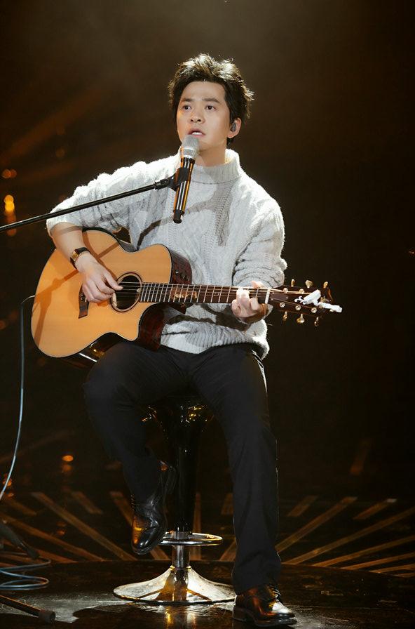 李健追寻父辈记忆 《父亲写的散文诗》引泪崩