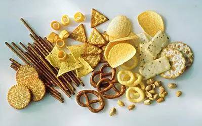 男孩吃3根冰棍后吐血不止 手术中发现喷血小洞