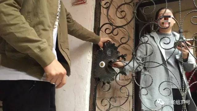 惊!揭网络批发平台上的假LV流水线