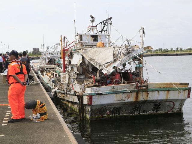 台湾海军光华六号导弹快艇撞上渔船 事故原因