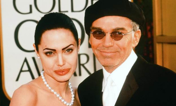 朱莉再被曝新恋情 系其已婚前夫 网友:为何要吃