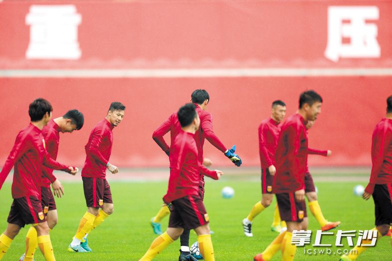 �����й�����ð��С���������ǰ�����һ�ⳡѵ�������߱����ѹ֮���޾�ɫ���������ۡ���ɳ�������� ��ۿ�� ��������Ӱ����