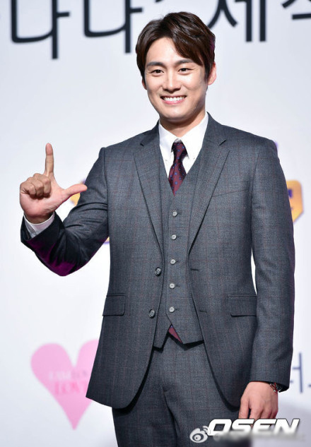 韩综艺男星吐槽韩国救援不力:中国人第一个到