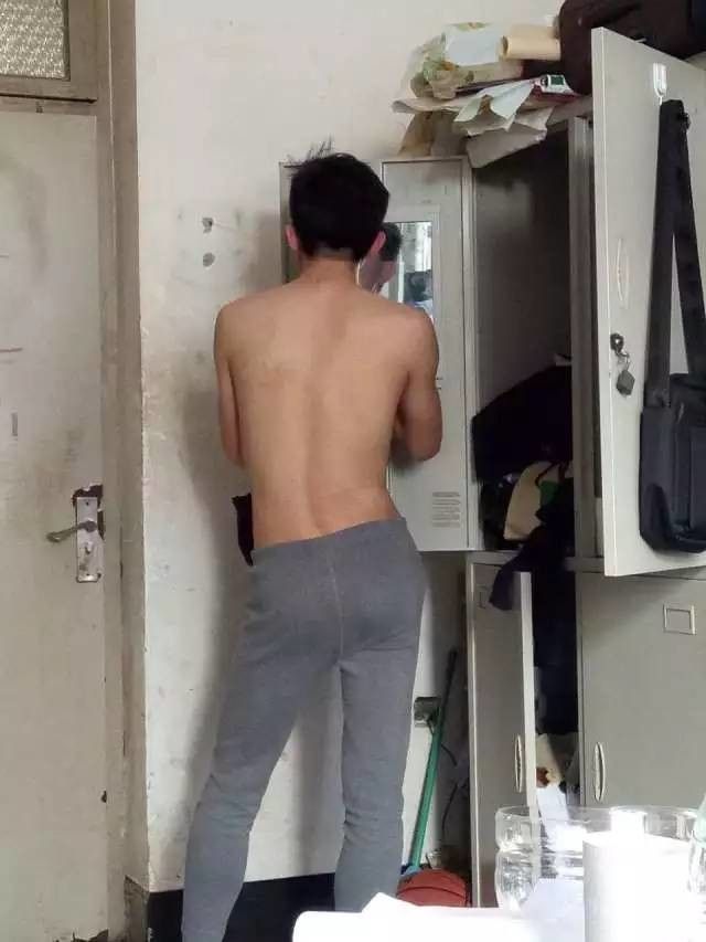 这个学校的男生宿舍火了!女同学都喊着要嫁