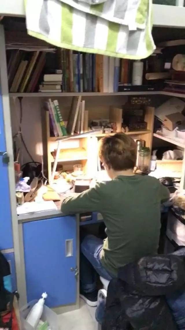 这个学校的男生宿舍火了!女同学都喊着要嫁