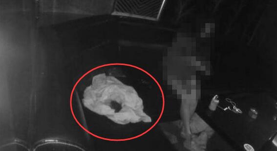 90后女孩KTV内生下男婴 被发现时脐带还没剪