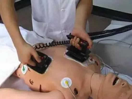 Ӱ�Ӿ��еĳ�ʶ�Դ���:����ǧ������ �籨������