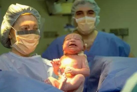 Ӱ�Ӿ��еĳ�ʶ�Դ���:����ǧ������ �籨������