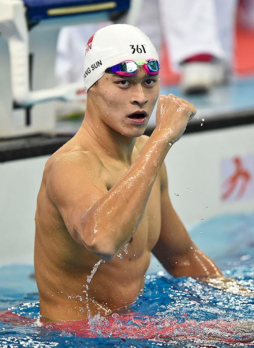 全国游泳冠军赛:孙杨男子400米自由泳夺冠