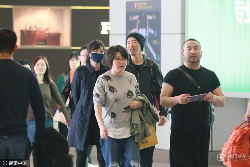 老夫老妻即视感!徐静蕾黄立行情侣装现身