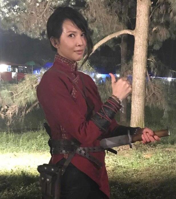 虐狗!张晋发满脸血剧照蔡少芬中刀赞帅气