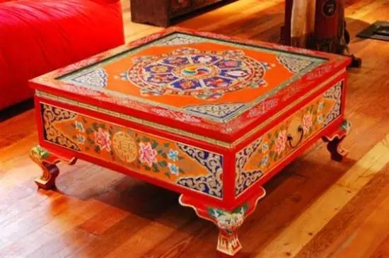 藏式家具流传千年仍经久不衰,依旧受到现代世人的推崇和喜爱.