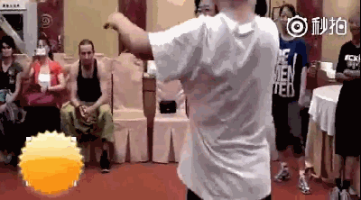 壁纸 剧照 视频截图 400_222 gif 动态图 动图