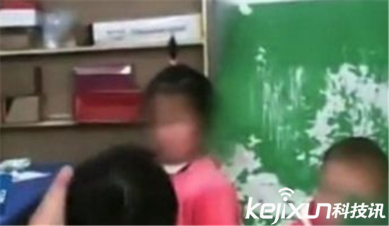 中学教师当众施暴:学生排队下跪遭鞭抽 现被停