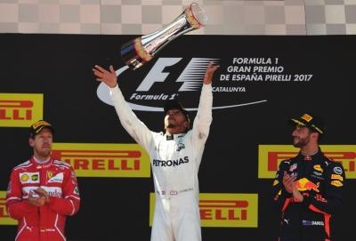 F1西班牙站汉密尔顿夺冠
