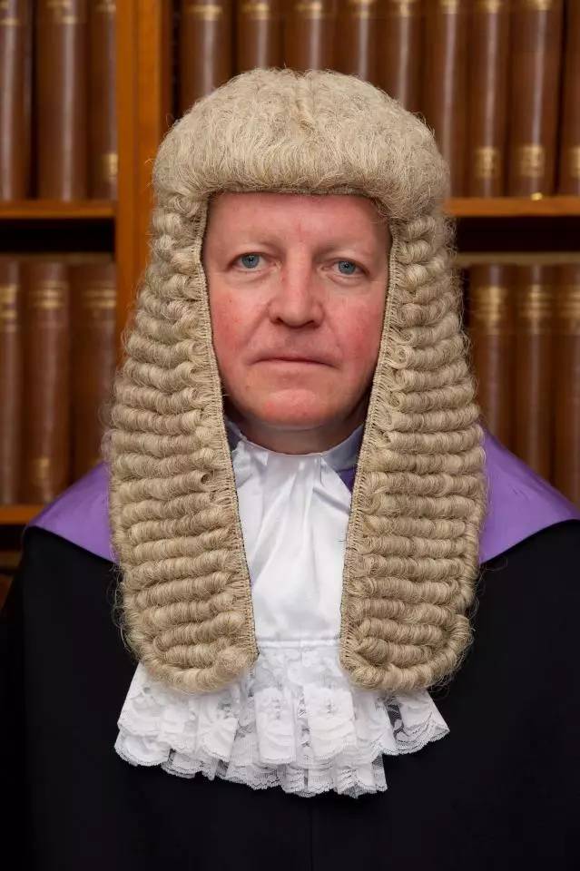 ţ���ѧŮѧ�Դ������ѱ������� ֻ����̫������