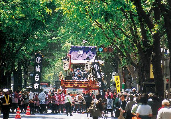 日本仙台青叶祭每年5月第三个周末举办 传统舞