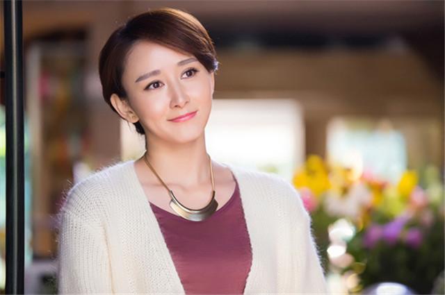 胡静入围白玉兰奖 携《小情人》再爆荧屏__中国青年网