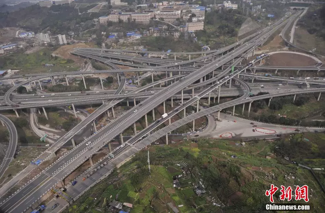重庆最复杂立交桥完工 网友:这画面看哭我了