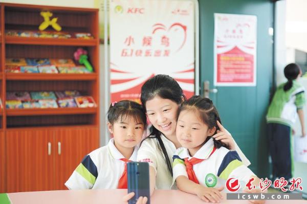 有爱相伴,小候鸟不孤单