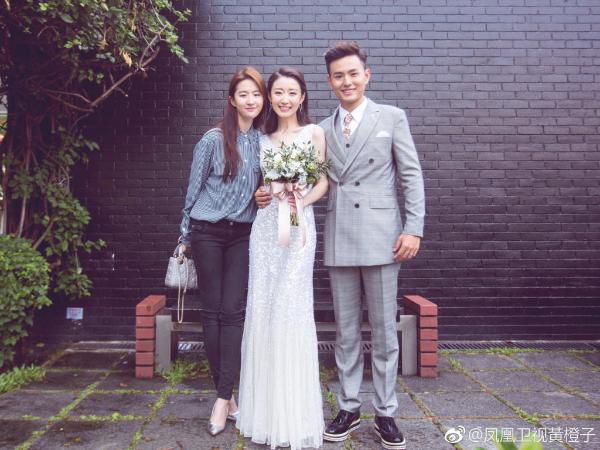 刘亦菲参加闺蜜婚礼当伴娘 网友:你是不是也快