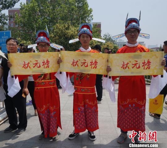 河南考生点赞2017高考作文:接地气、有话说