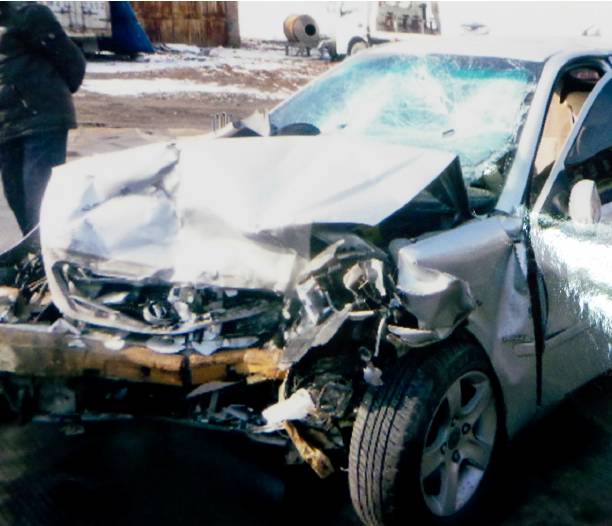 新闻 即时新闻 ></p></a>> 正文    一起车祸,   两人自称肇事司机   车祸后张