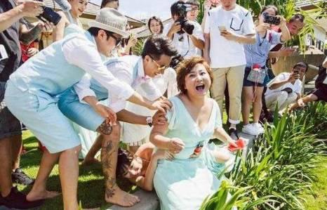 ���Ұ����¼��󣬼���Ͱ�������Ȼ����õ����ѣ�