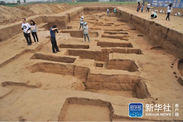 济南考古发现5000年前1米9高古人 住联排大