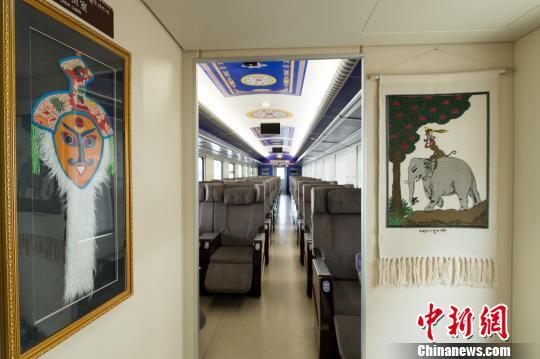 西藏开行拉萨至日喀则唐竺古道号品牌列车