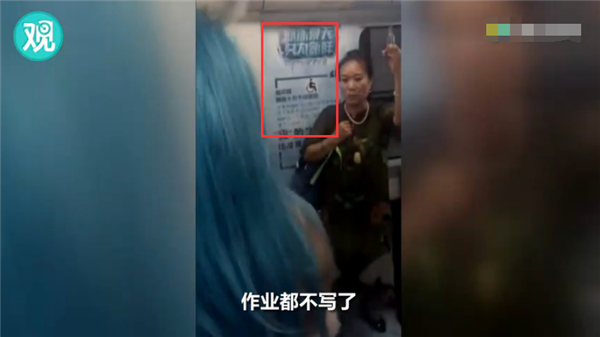 反转?大妈怒怼cos女孩 竟是商业炒作?