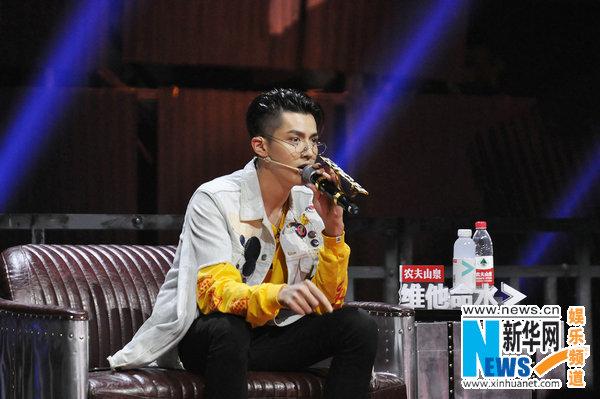 制作人吴亦凡陷艰难抉择 欲与选手合作新歌