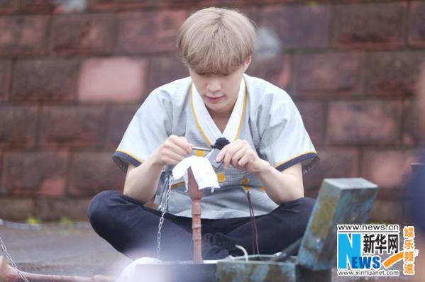 张艺兴《极挑》公开体重 猪羊合体再现神同步