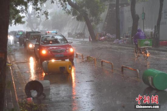 中国发布今年首个红色台风预警 
