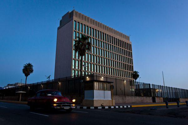 美国或再次关闭驻古巴使馆:因使馆人员遭到声