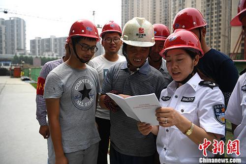 2012中国青年人口_“中国青年五四奖章”评选揭晓,山东人关志洁当选