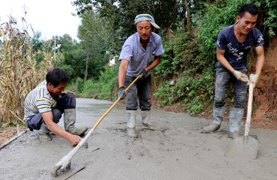 威宁县:四个精准全面打响农村组组通公路建