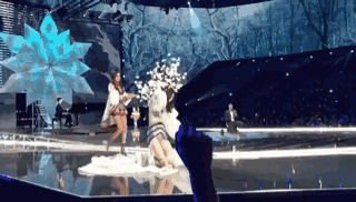 动漫 卡通 漫画 头像 320_182 gif 动态图 动图