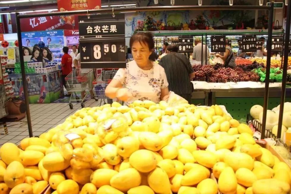 水果滞销台农民崩溃:猴都吃胖了 大陆怎么才出