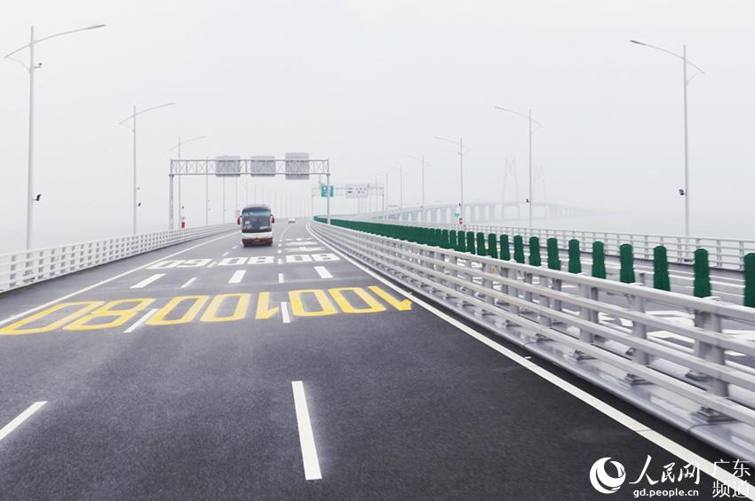 港珠澳大桥将实现珠海澳门与香港陆路对接