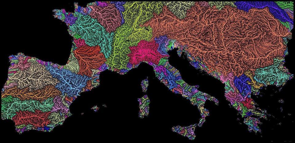 匈牙利地理学硕士绘制精美世界河流地图 如同