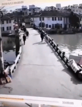 ���³������Ӿ�����Ů�Ѵ�����������У������ӹ���ɱ�˱�����