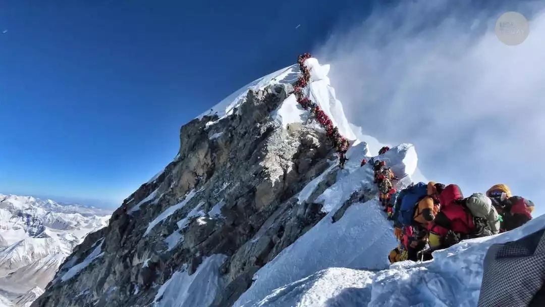 珠峰“绝命海拔”下，花50万请来的救命人，能拉得住你吗？