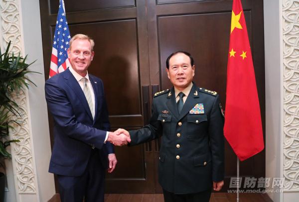 魏凤和与美国代理国防部长沙纳汉举行会谈
