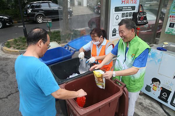 上海垃圾分类成效如何？可回收物比一年前增长46倍