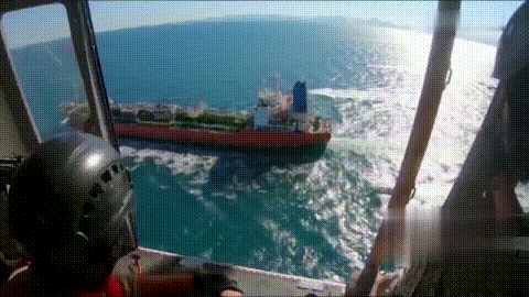 [    ]   ,        '    '    (Iran navy guards seize South Korean tanker in the Gulf) _ CBC   (1) (1).gif