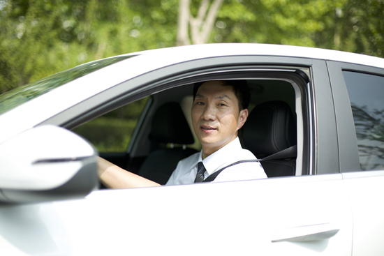 十几个谈人接连正在店内避雨！鱼塘清淤泥施工方案(2)